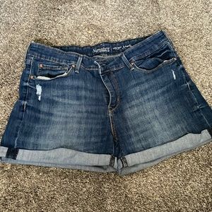 Levi signature company love rise shorts size 14 stretchy material